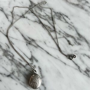 Vintage Sterling Silver Oval Locket Necklace